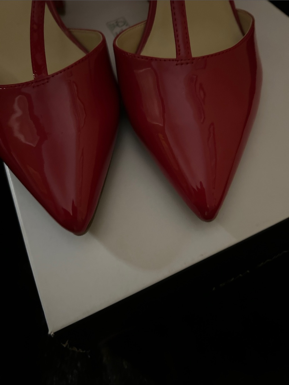 Nine West Women's Red Patent Pointed-Toe T-Strap Heels size 8 1/2 - Picture 3 of 6
